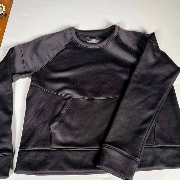 Xersion sweatshirt with kangaroo front pocket. - Picture 1 of 6